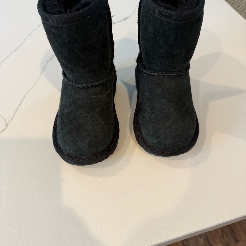 UGG Short Shearling Lined Boots - Black